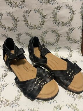 Black Women's Comfort Sandals - Strappy Closed-Heel Design